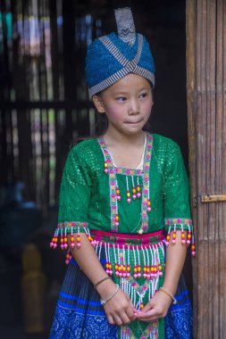 Bam Na Ouan, Laos - Ağustos 13: Bam Na Ouan köyü Laos üzerinde 13 Ağustos 2018 Hmong azınlıkta kızdan. Hmong azınlık Laos 49 etnik gruplarından biridir 