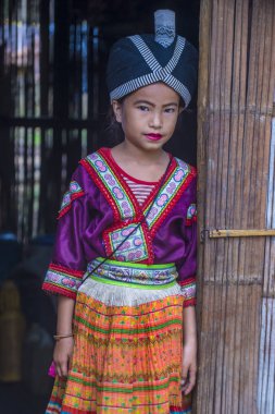 Bam Na Ouan, Laos - Ağustos 13: Bam Na Ouan köyü Laos üzerinde 13 Ağustos 2018 Hmong azınlıkta kızdan. Hmong azınlık Laos 49 etnik gruplarından biridir 