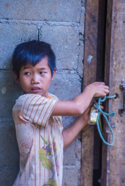 Bam Phoansa At, Laos - Ağustos 14: Laos çocuk için köyde Bam Phoansa, Laos üzerinde 14 Ağustos 2018. Laos hayatımızda köylerde nüfusun neredeyse yüzde 70'i 