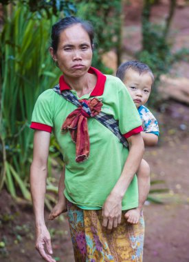 Bam Phoansa adlı, Laos - Ağustos 14: Laos anne ve çocuk için köyde Bam Phoansa, Laos üzerinde 14 Ağustos 2018. Laos hayatımızda köylerde nüfusun neredeyse yüzde 70'i 