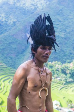 Banaue, Filipinler - Mayıs 02: Banaue 02 Mayıs 2018 Filipinler Ifugao azınlık bir adam portresi. Kuzey Filipinler dağların çoğunlukla canlı Ifugao azınlık