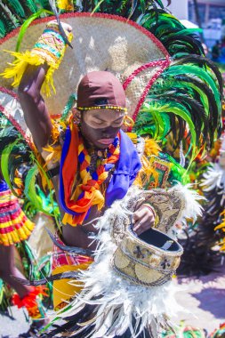 Manila, Filipinler - 27 Nisan: Aliwan fiesta Manila Filipinler üzerinde 27 Nisan 2018 yılında katılımcı. Aliwan Fiesta farklı kültürel festivaller Filipinler toplar yıllık bir olaydır