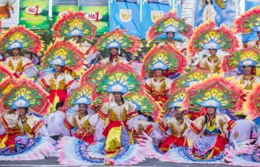 Manila, Filipinler - 27 Nisan: Aliwan fiesta üzerinde 27 Nisan 2018 Manila Filipinler katılımcılar. Aliwan Fiesta farklı kültürel festivaller Filipinler toplar yıllık bir olaydır