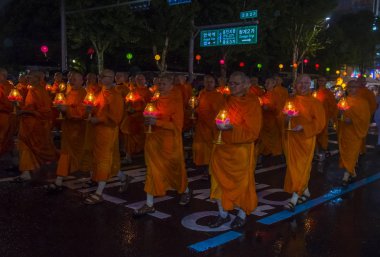 Seul - 10 Mayıs: Seul, Kore üzerinde 10 Mayıs 2018 bir geçit töreni sırasında Lotus Lantern Festivali katılımcılar. Festival Buda'nın Doğum kutlamasıdır