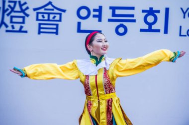 Seoul - 10 Mayıs: Katılımcı bir kültür performans Lotus Lantern Festivali Seul, Kore üzerinde 10 Mayıs 2018 sırasında festivalin bir Buda'nın Doğum kutlamasıdır