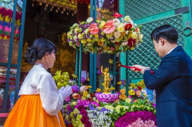 Seoul - 11 Mayıs: Banyo, Buda töreni sırasında Lotus Lantern Festivali Seul, Kore üzerinde 11 Mayıs 2018 festivalin bir Buda'nın Doğum kutlamasıdır