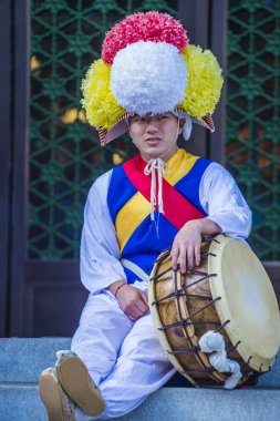Seoul - 10 Mayıs: Katılımcı bir kültür performans Lotus Lantern Festivali Seul, Kore üzerinde 10 Mayıs 2018 sırasında festivalin bir Buda'nın Doğum kutlamasıdır