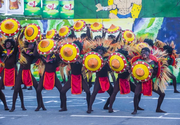 Manila Filipíny Dubna Účastníci Aliwan Fiesta Manile Filipínách Dubna 2018 — Stock fotografie