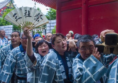 Tokyo - 19 Mayıs: Tokyo, Japonya üzerinde 19 Mayıs 2018 Kanda Matsuri katılımcılar. Kanda Matsuri Tokyo, Japonya'nın üç ana festivaller biridir