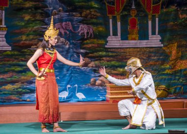 Luang Prabang, Laos - 10 Ağustos: Laos dansçılar Kraliyet Bale Tiyatrosu Luang Prabang Laos üzerinde 10 Ağustos 2018 gerçekleştirmek. 