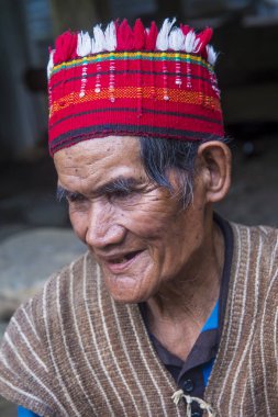 Banaue, Filipinler - Mayıs 02: Banaue 02 Mayıs 2018 Filipinler Ifugao azınlık bir adam portresi. Kuzey Filipinler dağların çoğunlukla canlı Ifugao azınlık