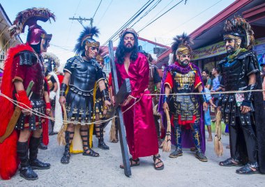 Boac, Filipinler - 30 Mart: Katılımcılar Boac Marinduque Moriones Festivali Türkiye ada. Anualy kutsal hafta düzenlenen Moriones Festivali 