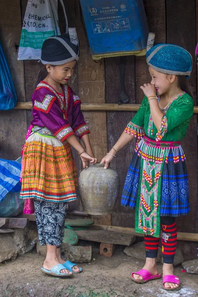 Бам Ouan Лаос Серпня Дівчата Хмонг Меншини Бам Ouan Село — стокове фото