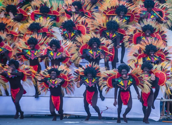 Manila Fülöp Szigetek Április Résztvevők Aliwan Fiesta Manila Fülöp Szigeteken — Stock Fotó