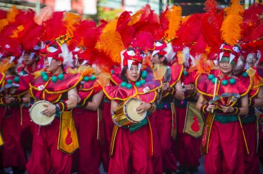 Tokyo - Ağustos 25: Katılımcılar Tokyo Japonya üzerinde 25 Ağustos 2018 Asakusa samba karnaval. Büyük Kuzey yarımkürede türünün Asakusa samba karnaval. 