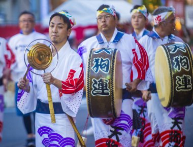 Tokyo - Ağustos 26: Katılımcılar Awa Odori Festivali, Tokyo, Japonya üzerinde 26 Ağustos 2018. AWA Odori Japonya'nın en büyük dans festivalidir