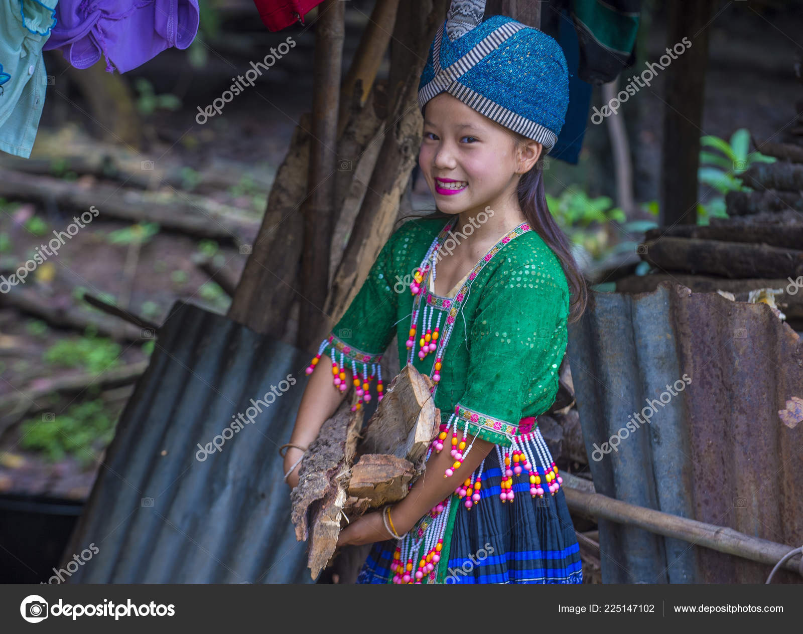 hmong-girl-fuck-hmong-boy-girl-driving-car-with-big-boobs