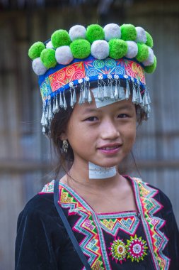Bam Na Ouan, Laos - Ağustos 13: Bam Na Ouan köyü Laos üzerinde 13 Ağustos 2018 Hmong azınlıkta kızdan. Hmong azınlık Laos 49 etnik gruplarından biridir 