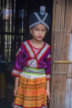 Bam Na Ouan, Laos - Ağustos 13: Bam Na Ouan köyü Laos üzerinde 13 Ağustos 2018 Hmong azınlıkta kızdan. Hmong azınlık Laos 49 etnik gruplarından biridir 