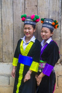 Bam Na Ouan, Laos - Ağustos 13: Bam Na Ouan köyü Laos üzerinde 13 Ağustos 2018 Hmong azınlıkta kızlardan. Hmong azınlık Laos 49 etnik gruplarından biridir 