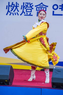 Seoul - 10 Mayıs: Katılımcı bir kültür performans Lotus Lantern Festivali Seul, Kore üzerinde 10 Mayıs 2018 sırasında festivalin bir Buda'nın Doğum kutlamasıdır