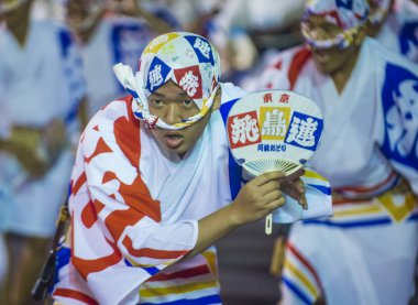 Tokyo - Ağustos 26: Katılımcılar Awa Odori Festivali, Tokyo, Japonya üzerinde 26 Ağustos 2018. AWA Odori Japonya'nın en büyük dans festivalidir