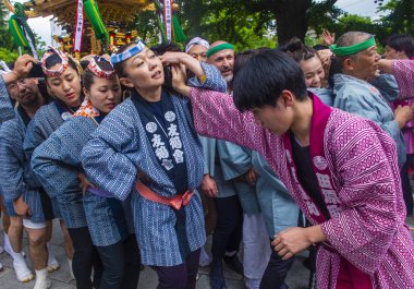 Tokyo - 19 Mayıs: Tokyo, Japonya üzerinde 19 Mayıs 2018 Kanda Matsuri katılımcılar. Kanda Matsuri Tokyo, Japonya'nın üç ana festivaller biridir