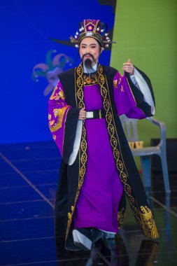 Andong, Kore - Ekim 01: Üzerinde 01 Ekim 2018 Andong Güney Kore'de düzenlenen Maskdance Festivali Çin dansçılar gerçekleştirmek