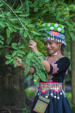 Bam Na Ouan, Laos - Ağustos 13: Bam Na Ouan köyü Laos üzerinde 13 Ağustos 2018 Hmong azınlıkta kızdan. Hmong azınlık Laos 49 etnik gruplarından biridir 