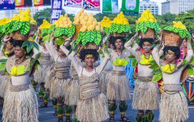 Manila, Filipinler - 27 Nisan: Aliwan fiesta üzerinde 27 Nisan 2018 Manila Filipinler katılımcılar. Aliwan Fiesta farklı kültürel festivaller Filipinler toplar yıllık bir olaydır