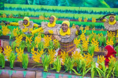 Manila, Filipinler - 27 Nisan: Aliwan fiesta üzerinde 27 Nisan 2018 Manila Filipinler katılımcılar. Aliwan Fiesta farklı kültürel festivaller Filipinler toplar yıllık bir olaydır