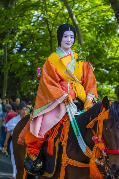 Kyoto - 15 Mayıs: Aoi Matsuri katılımcısı Kyoto, Japonya üzerinde 15 Mayıs 2018. AOI Mastsuri tarihlerinde Kyoto, Japonya'da üç ana yıllık festivaller biridir