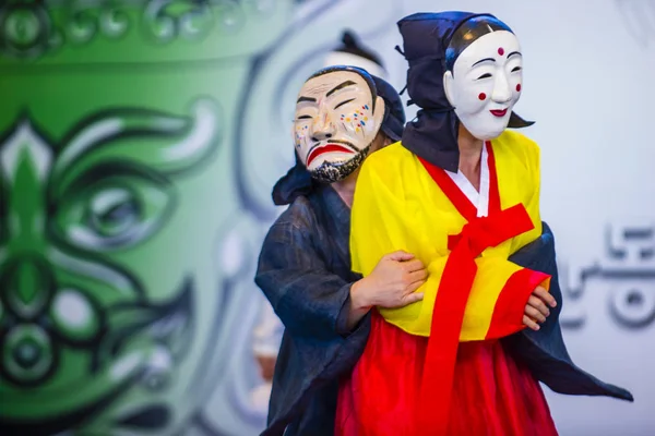 Andong, Kore - Ekim 01: traditinal Andong Güney Kore, Kore Maskdance üzerinde 01 Ekim 2018 gerçekleştirme aktörler, Maskdance Festivali Andong içinde her yıl düzenlenen