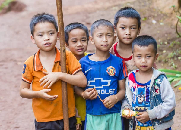 Bam Phoansa Laos Aug Laoských Děti Vesnice Bam Phoansa Laos — Stock fotografie