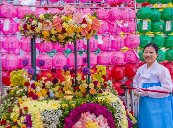 Seoul - 11 Mayıs: Banyo, Buda töreni sırasında Lotus Lantern Festivali Seul, Kore üzerinde 11 Mayıs 2018 festivalin bir Buda'nın Doğum kutlamasıdır