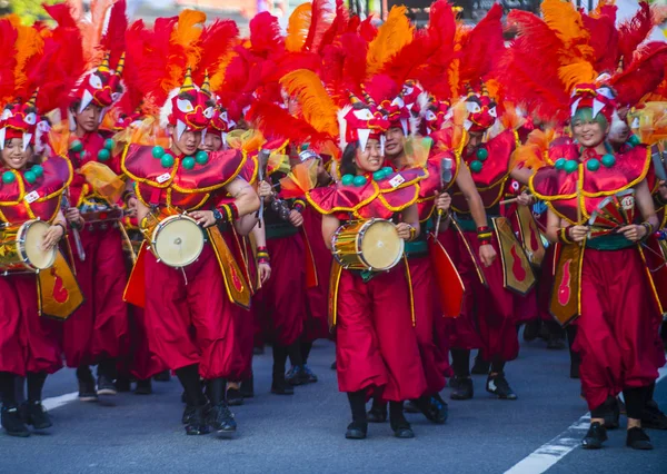 Tokyo - Ağustos 25: Katılımcılar Tokyo Japonya üzerinde 25 Ağustos 2018 Asakusa samba karnaval. Büyük Kuzey yarımkürede türünün Asakusa samba karnaval. 