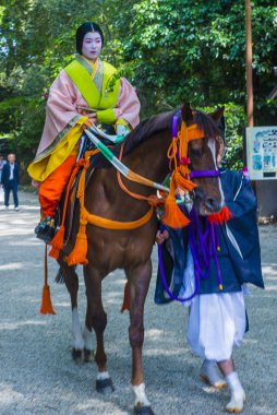 Kyoto - 15 Mayıs: Kyoto, Japonya üzerinde 15 Mayıs 2018 Aoi Matsuri katılımcılar. AOI Mastsuri tarihlerinde Kyoto, Japonya'da üç ana yıllık festivaller biridir