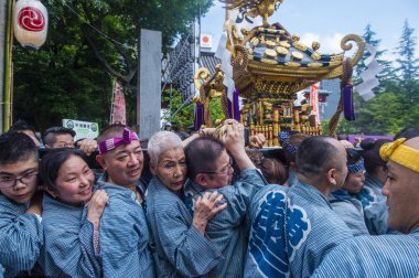 Tokyo - 19 Mayıs: Tokyo, Japonya üzerinde 19 Mayıs 2018 Kanda Matsuri katılımcılar. Kanda Matsuri Tokyo, Japonya'nın üç ana festivaller biridir