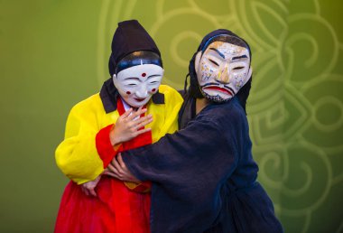 Andong, Kore - Ekim 01: traditinal Andong Güney Kore, Kore Maskdance üzerinde 01 Ekim 2018 gerçekleştirme aktörler, Maskdance Festivali Andong içinde her yıl düzenlenen