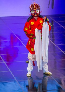 Andong, Kore - Ekim 01: Andong Güney Kore, geleneksel Kore Maskdance üzerinde 01 Ekim 2018 gerçekleştirme aktör, Maskdance Festivali Andong içinde her yıl düzenlenen