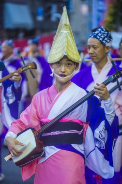 Tokyo - Ağustos 26: Katılımcılar Awa Odori Festivali, Tokyo, Japonya üzerinde 26 Ağustos 2018. AWA Odori Japonya'nın en büyük dans festivalidir