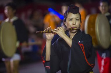 Tokyo - Ağustos 26: Tokyo, Japonya üzerinde 26 Ağustos 2018 Awa Odori Festivali katılımcı. AWA Odori Japonya'nın en büyük dans festivalidir