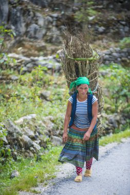 Ha Giang, Vietnam - 15 Eylül: Vietnam çiftçi Ha Giang Vietnam üzerinde 15 Eylül 2018 yakınındaki bir countrside. kırsal köylerde yaşayan Vietnam nüfusunun neredeyse yüzde 80'i