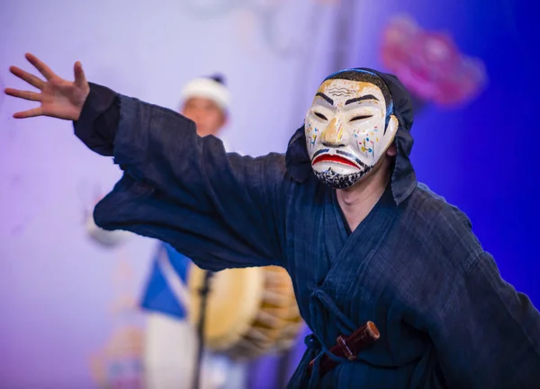 安東市 2018 日に民家安東韓国で韓国東国際仮面舞を行う俳優の東国際仮面舞フェスティバル安東で毎年開催 — ストック写真