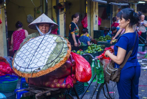 Hanoi Vietnam Ekim Satıcı Üzerinde Eylül 2018 Hanoi Vietnam Bir — Stok fotoğraf