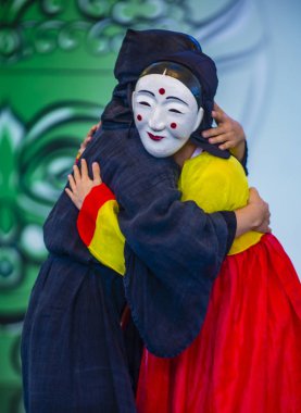 Andong, Kore - Ekim 01: traditinal Andong Güney Kore, Kore Maskdance üzerinde 01 Ekim 2018 gerçekleştirme aktörler, Maskdance Festivali Andong içinde her yıl düzenlenen