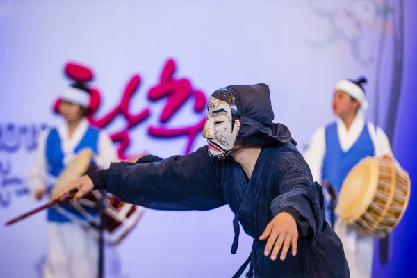 Andong Südkorea 2018 Schauspieler Führen Den Traditionellen Koreanischen Maskentanz Bei — Stockfoto