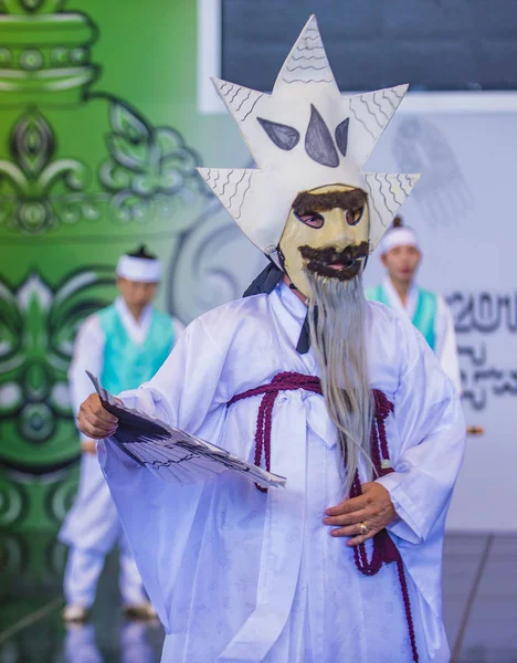 Andong Jižní Korea Říjen Herci Plnění Tradiční Korejské Maskdance Andong — Stock fotografie