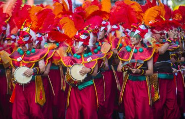 Tokyo - Ağustos 25: Katılımcılar Tokyo Japonya üzerinde 25 Ağustos 2018 Asakusa samba karnaval. Büyük Kuzey yarımkürede türünün Asakusa samba karnaval. 