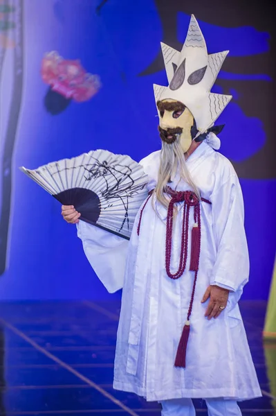 安東市 2018 日上安東韓国での伝統的な韓国東国際仮面舞を行う俳優の東国際仮面舞フェスティバル安東で毎年開催 — ストック写真